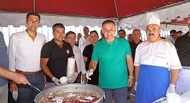 Alanya Belediyesi 5 bin kişilik aşure dağıttı