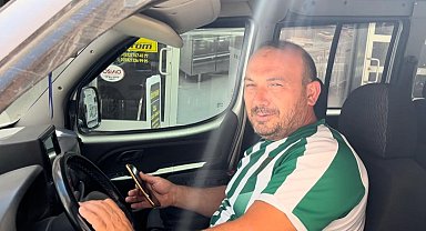 Aldığı araç kabusu olmuştu: Mahkemeyi kazanınca mutluluktan şarkı söyledi