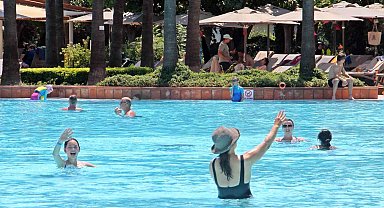Antalya'da havuzlar denetlenip numune alınıyor