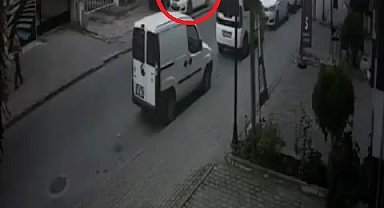 Aynasını kullanmayan sürücü motosikletliye çarptı, ardından kaçtı