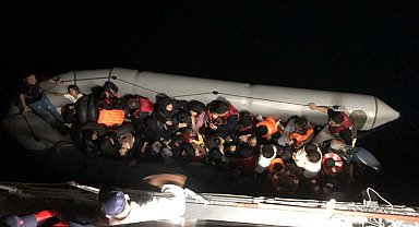 Ayvacık açıklarında 37 kaçak göçmen yakalandı