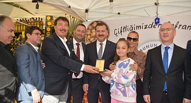 Ayvalık’ta 18. Uluslararası Zeytin Hasat Festivali İçin Düğmeye Basıldı   