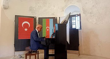 Azeri asıllı sanatçıdan 6 Şubat depremleri anısına konser