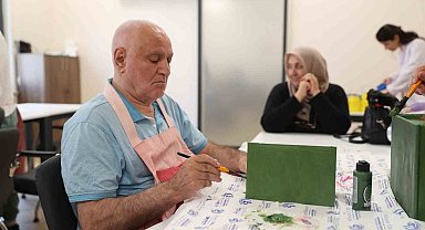 Bağcılar'da yaşlıların buluşma noktası Vefahane Yaşam Merkezi oldu