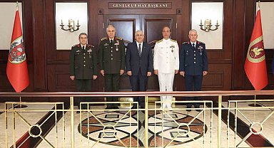 Bakan Güler'den Genelkurmay Başkanı Gürak'a ziyaret
