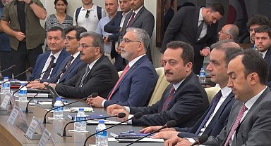 Bakan Işıkhan: "Mutabakata vararak 'Toplu Sözleşmemizi uzlaşma ile sonuçlandırmayı hedefliyoruz"