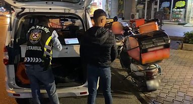 Başakşehir'de patlak lastikli motosikletli ehliyetsiz çıktı