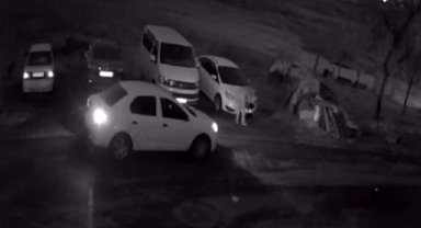 Başakşehir'de plaka hırsızlığı kamerada