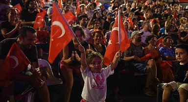 Başkan Odabaşı: "Hiç kimse Kadıköy'de ne içildiğine, ne giyildiğine karışamaz"