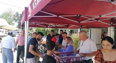 Başkan Topaloğlu'ndan vatandaşlara aşure ikramı