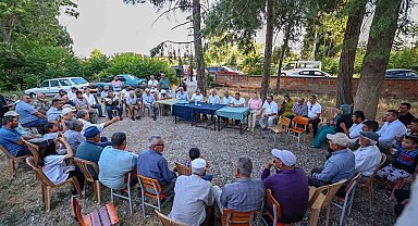 Başkan Zolan Çivrilli hemşehrileriyle kucaklaştı