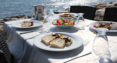 Bayraklı'da glütensiz ve vegan ürünlere ilgi