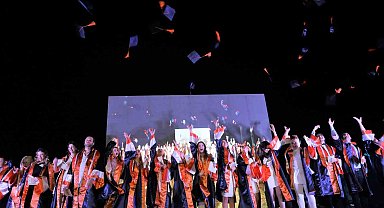 Bergama Asklepion'da 'tarihi' mezuniyet