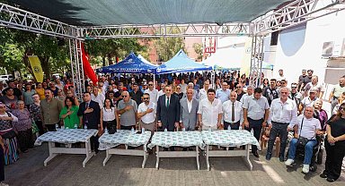 Buca'da aşure dualarla karıldı