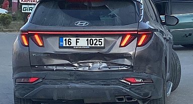Bursa'da 2 otomobil çarpıştı; 5 yaralı