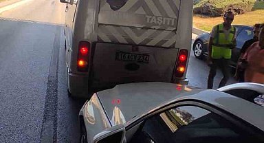 Bursa'da otomobil servis midibüsü ile çarpıştı: 5 yaralı