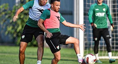 Bursaspor hücum ve savunma çalıştı
