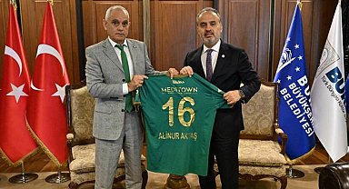 Bursaspor Kulübü, Alinur Aktaş'ı ziyaret etti