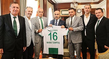 Bursaspor yönetimi, Bursa Valisi Mahmut Demirtaş'ı ziyaret etti