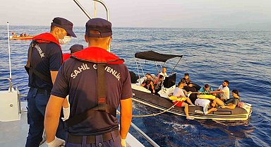 Datça'da 11 düzensiz göçmen kurtarıldı, bir göçmen kaçakçısı yakalandı
