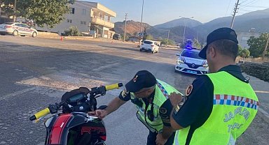 Denizli'de jandarma ekipleri denetimlerini aralıksız sürdürüyor