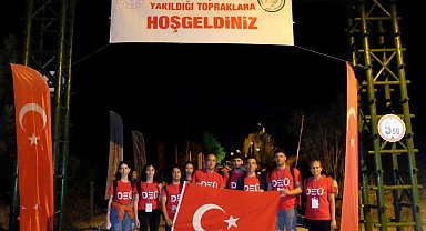 DEÜ 'Zafer Yürüyüşü' için Kocatepe'de