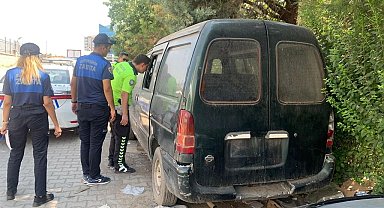 Diyarbakır'da çevre kirliliğine yol açan hurda araçlar çekildi
