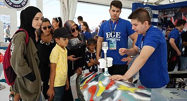 Ege Üniversitesi standı TEKNOFEST Ankara'da yoğun ilgi görüyor