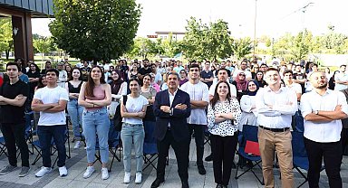 Esenler'in yazılımcı gençleri Zafer Bayramı için oyun geliştirdi