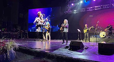 Esenyurt 2. Uluslararası Halk Dansları, Müzik ve Sanat Festivali'nde Yeni Türkü fırtınası esti