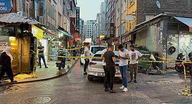 Fatih'te iki grup arasında yol verme kavgası: 3 yaralı