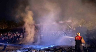 Fethiye'de ahşap atölyesi alevlere teslim oldu