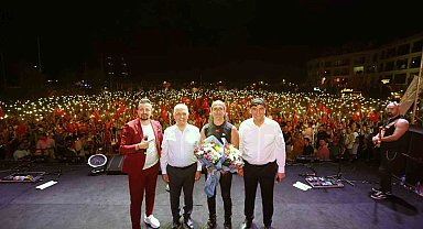 Fethiyeliler Zafer coşkusunu Kıraç ile yaşadı