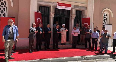 Gemlik'in sembollerinden Balıkpazarı Camii ibadete açıldı