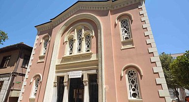 Gemlik'in sembollerinden Balıkpazarı Camii yeniden ibadete açılıyor