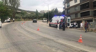 Gemlik'te mazot dökülen yolda 3 araç kazaya karıştı