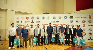 Gemlik'teki dev turnuvada kıyasıya rekabet