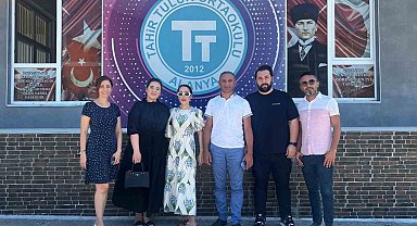 Genç kızlara girişimcilik fırsatı ortaokulda başlıyor