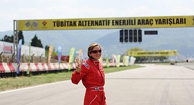 Genç mezunların alkışlanacak başarısı