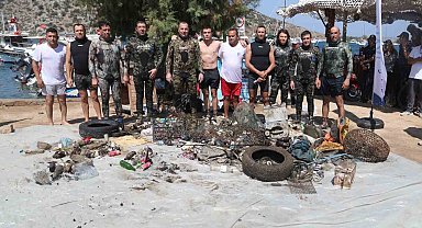 Gümüşlük'te deniz dibi temizliği yapıldı