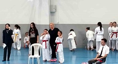 İlk defa katıldıkları karate müsabakasında 6 madalya kazandılar