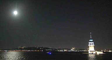 İstanbul'da "Süper Mavi Ay" manzarası hayran bıraktı