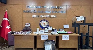 İzmir'de bir evden 13,5 kilogram kokain ve binlerce hap çıktı
