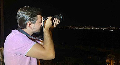 İzmir'de "Mavi Ay" seyirlik manzara oluşturdu