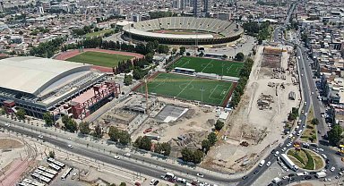 İzmir'in olimpik yüzme havuzu 2024'ün sonuna hazır