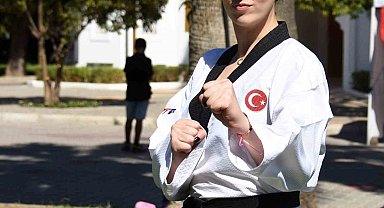 İzmirli sporcu Çin'de kırık elle bronz madalya aldı
