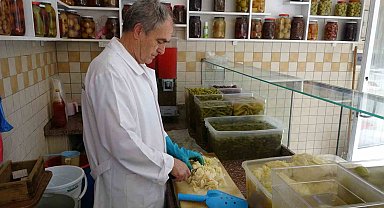 İzmit'in ilk turşucusu "sirke" dedi