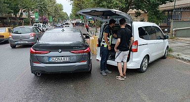 Kadıköy'de tehlikeli hareketler yaparak ilerleyen sürücüye 20 bin 342 TL ceza