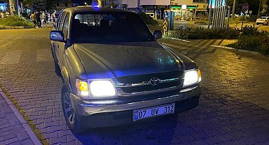 Kamyonet ile Motosiklet Çarpıştı: 1 Yaralı