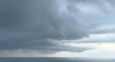 Karaburun Sahili'nde hortum çıktı